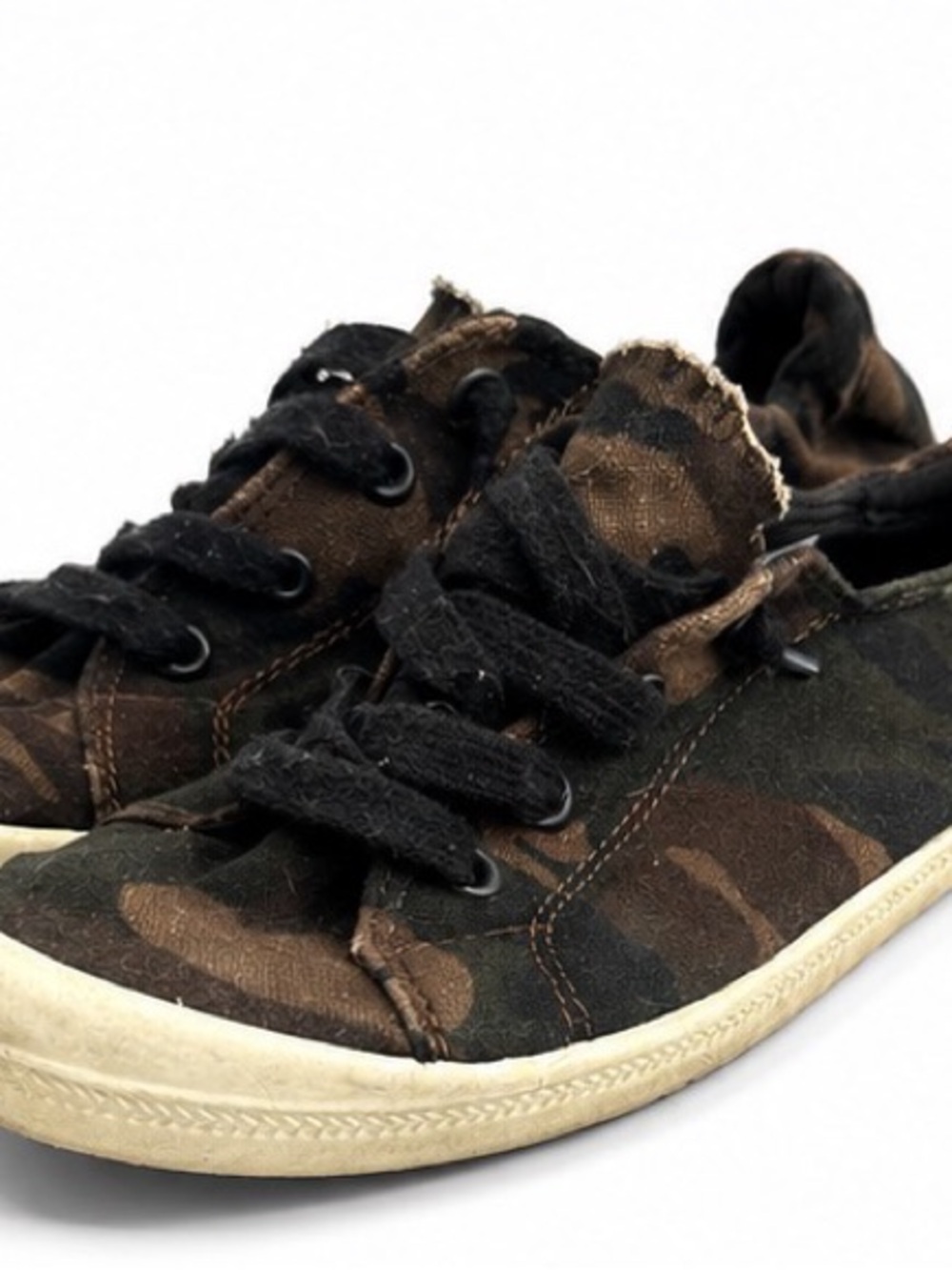 Madden Girl Camo Sneaker’s Women’s Casual Lace Up Shoes